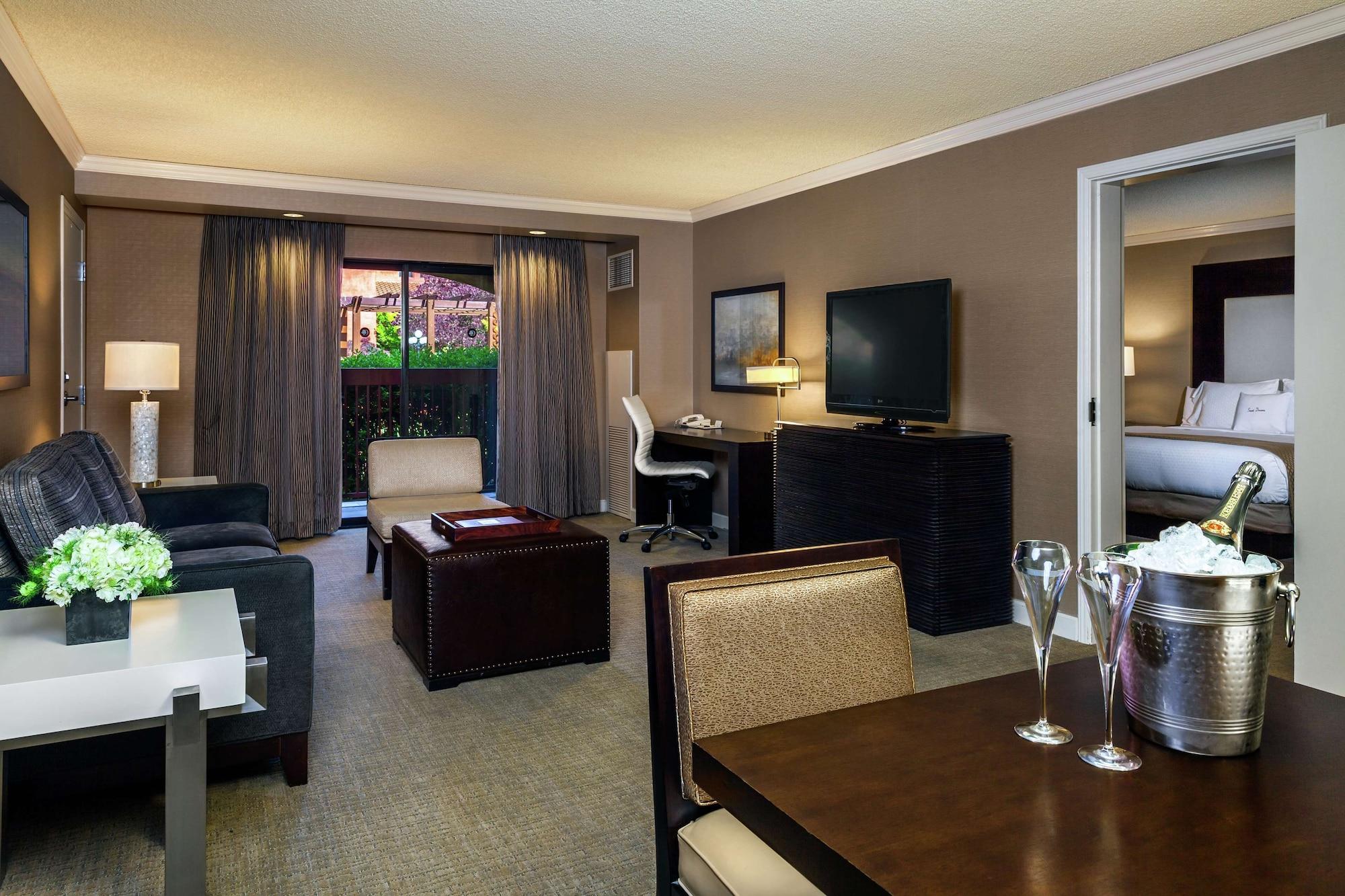 Отель Doubletree By Hilton Sonoma Wine Country Ронерт-Парк Экстерьер фото